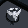 2018 Fashionable Women's Wing Ring with Diamonds