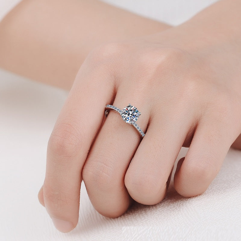 S925 Sterling Silver Gold Ring with 1 Carat Moissanite