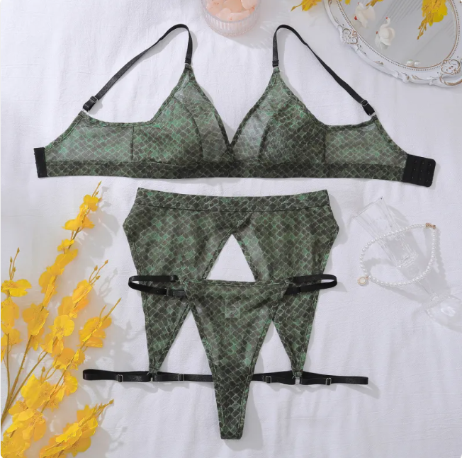 Hollow Out See-through Backless Color Contrast 3-Piece Lingerie Set