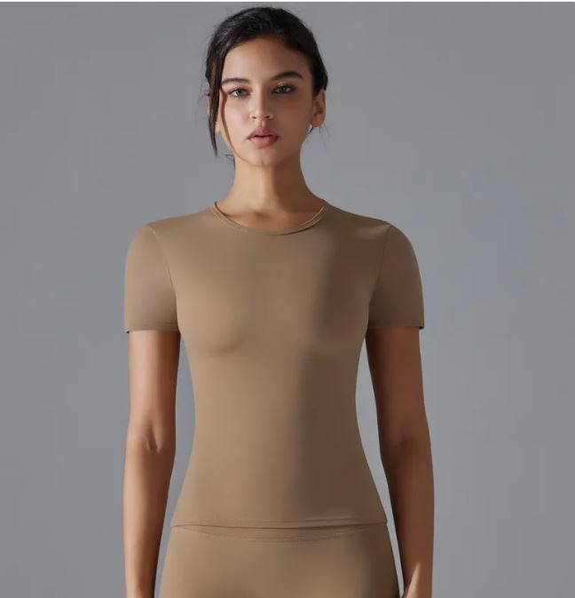 تي شيرت رياضي نسائي سادة